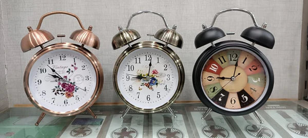 Vintage metal alarm clock 10x7 cm (no.702-flower)